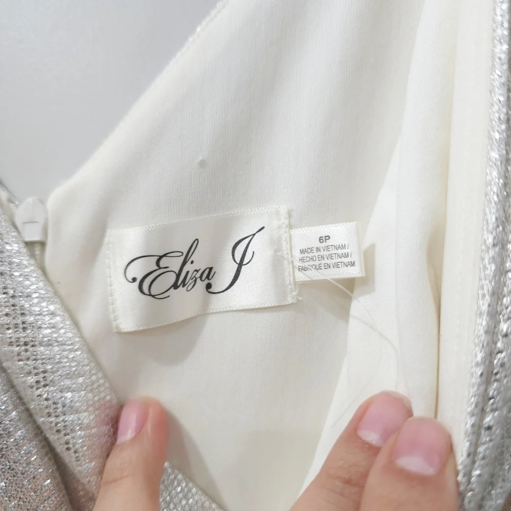 ELIZA J Ivory Shimmer Draped Maxi Dress with Ruffle Slit – Glam Occasion 6P - Picture 10 of 14